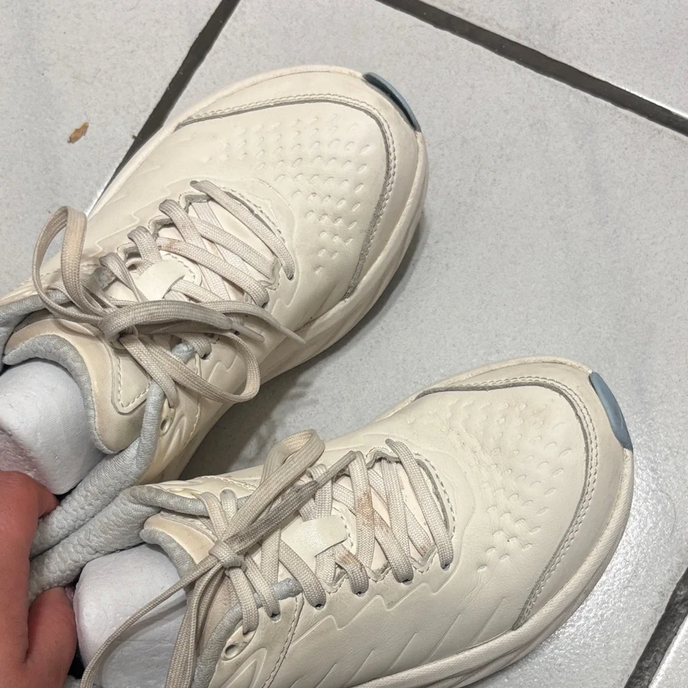 HOKA W Bondi SR size 6 cream/beige color- Non-Slip - Picture 3 of 8